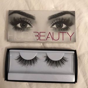 HUDA BEAUTY Makeup - Huda Beauty false eyelashes in Samantha #7 HUDA BEAUTY Makeup - Huda Beauty false eyelashes in Samantha #7